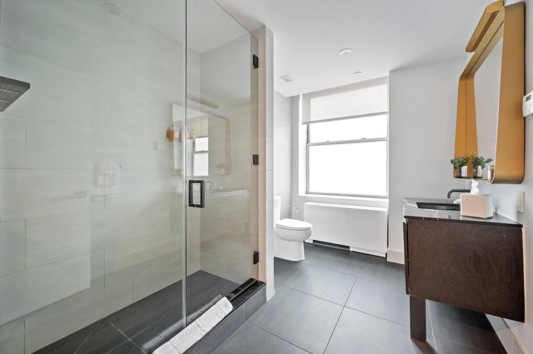 Bathroom 3, 17John, New York