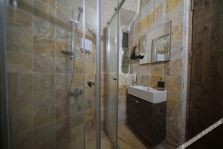 Bathroom 5, Adelya Cave Hotel, Nevşehir
