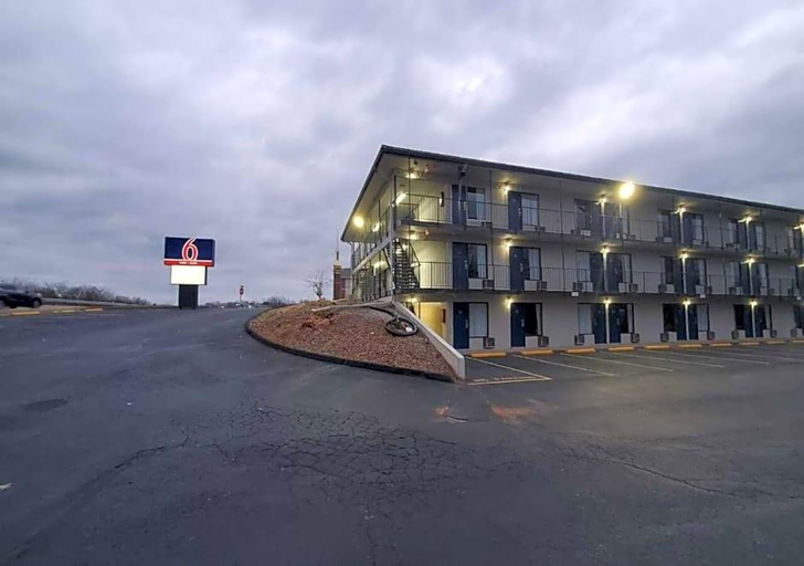 Exterior & Views 2, Notch Inn and Suites, Stone