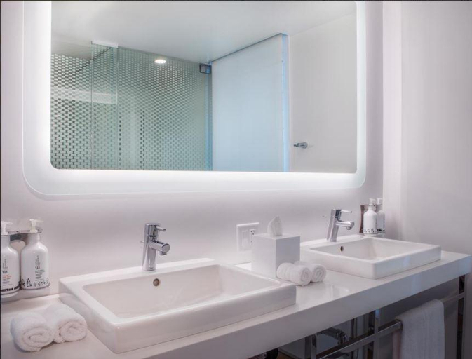 Bathroom 5, YOTEL Boston, Boston