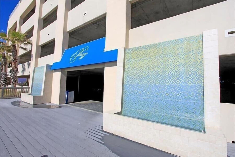 Exterior & Views, Palazzo 1406, Bay