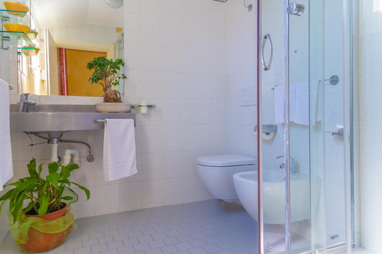 Bathroom, La Fiorita, Rimini