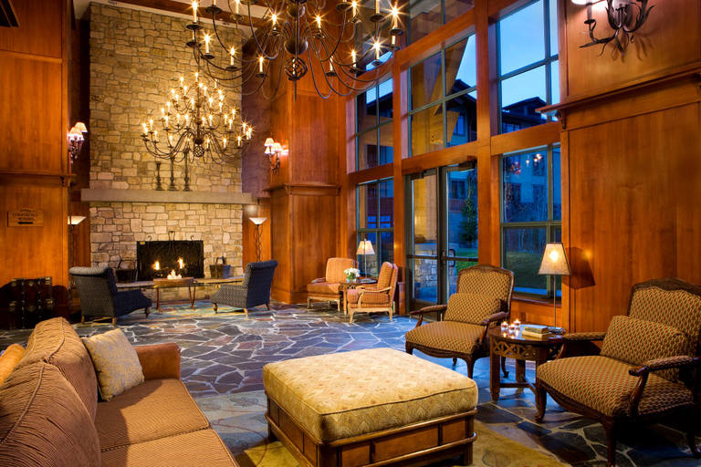 Public Area 2, The Village Lodge, Mono