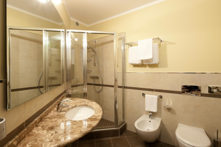 Bathroom 4, Hotel Portavescovo, Belluno