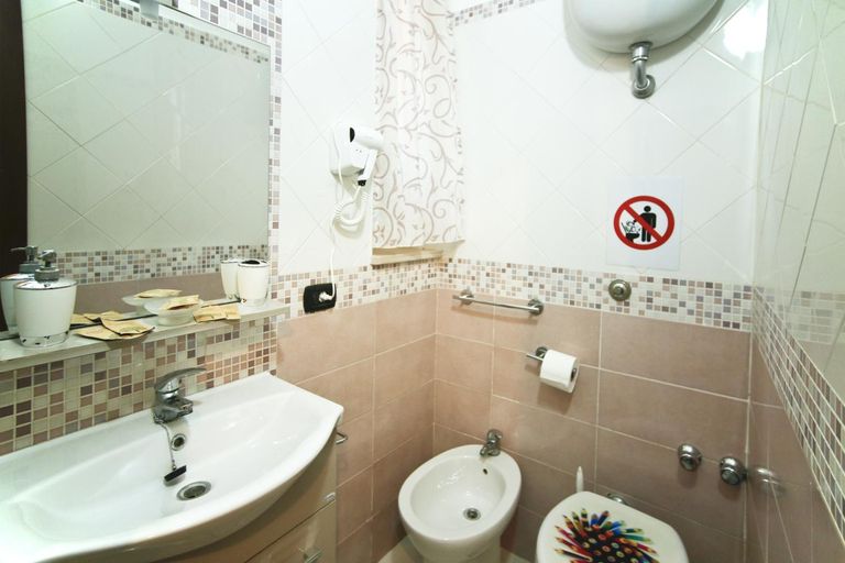 Others 4, B&B Serena, Napoli