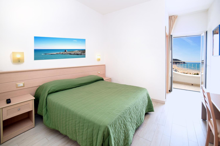 Others 5, Hotel Incanto, Foggia