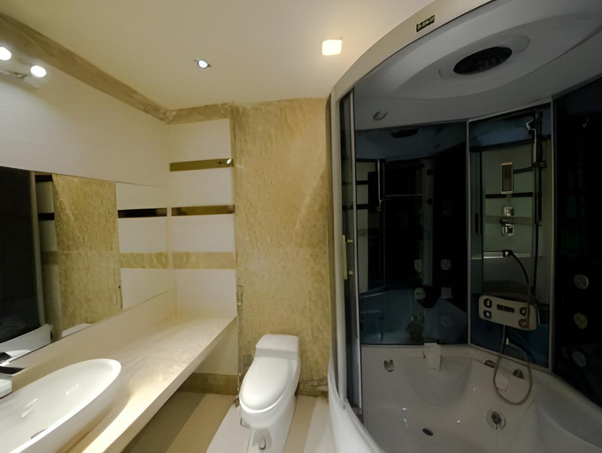 Bathroom 4, Hotel Paradizzo Resort, Ajmer