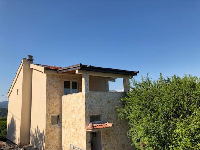 5, Skadar lake house Bobija