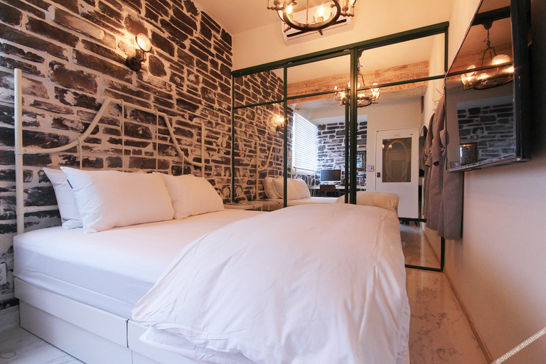 Bedroom 2, Daegu Italian Summer, Buk