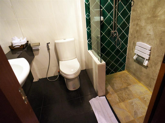 Bathroom 3, Manee @ Cool Mueang, Muang Chiang Mai