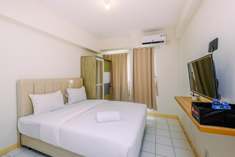 Bedroom 2, Nice and Comfort Studio at 25th Floor Podomoro Golf View Apartment By Travelio, Bogor