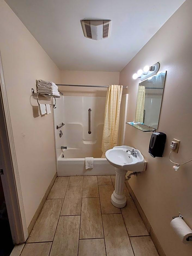 Bathroom 4, Budget Host Inn Niagara Falls, Niagara