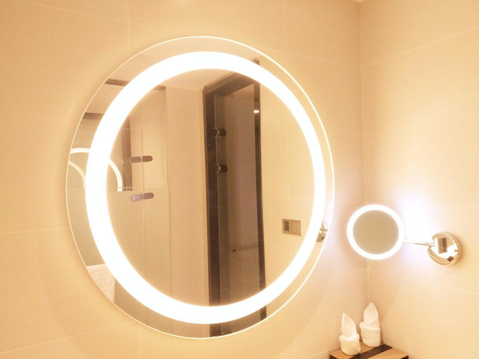 Bathroom, Lavande Hotels (Ji'nan Erhuan East Road Quanfu Overpass), Jinan
