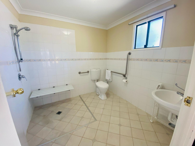 Bathroom 7