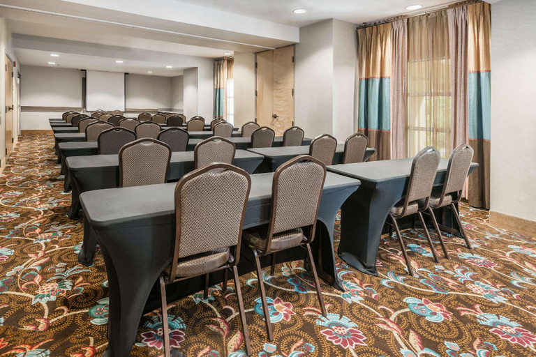 Business Facilities, MainStay Suites Phoenix North, Maricopa