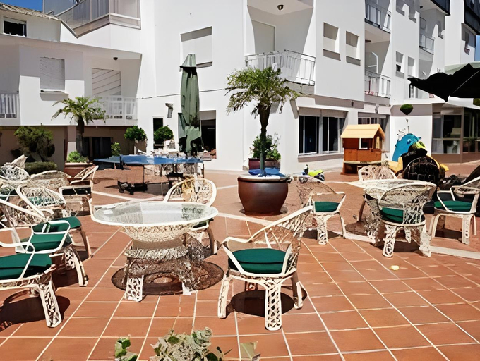 Others 5, Hotel Piñeiro, Pontevedra
