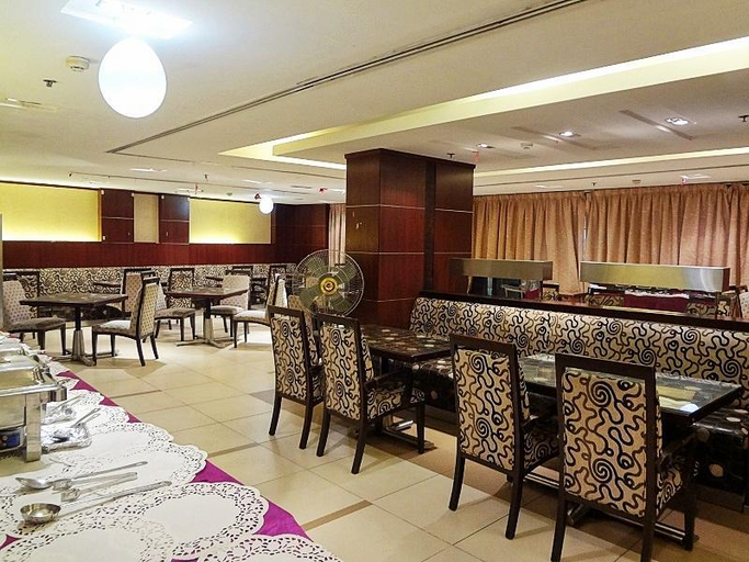 Food & Drinks 4, Dolphin Hotel Apartments, Dubai