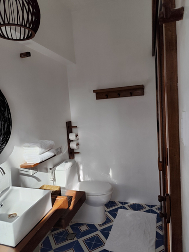Bathroom 4, The KAZA Boutique Hotel, General Luna