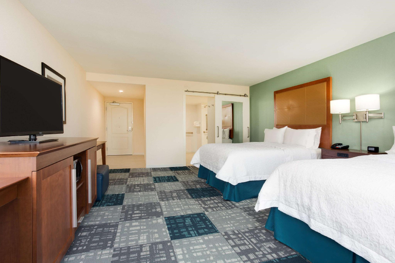 Bedroom 3, Hampton Inn Norcross, Gwinnett