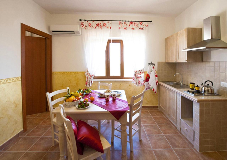 Dining Room 11