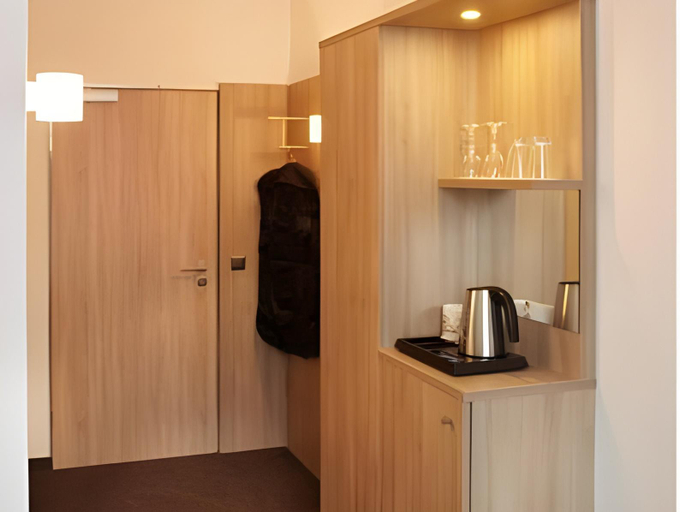 Others 4, Hotel zum Hirsch, Dillingen an der Donau