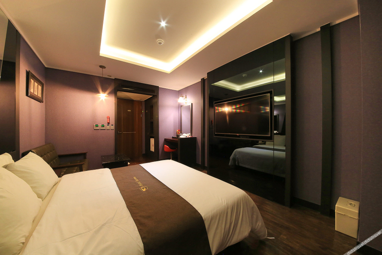 Bedroom 3, Hwagok Carlton Hotel, Gangseo