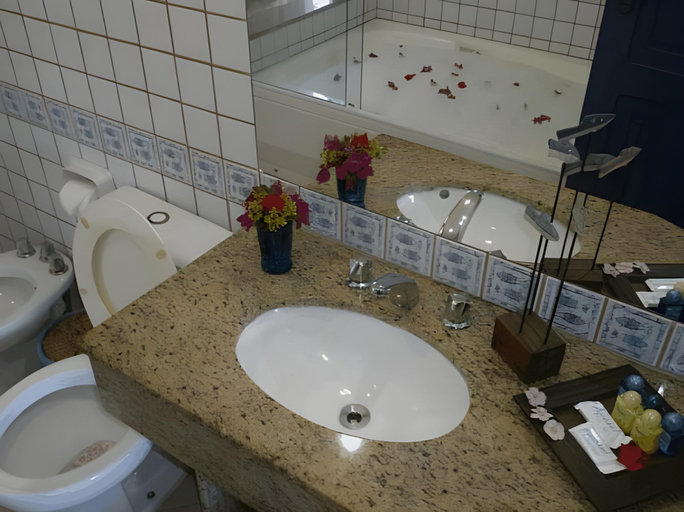 Bathroom 4, Aguabuzios Hotel, Armação dos Búzios