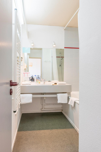 Bathroom 3, CERISE Dax - Les Jardins du Lac, Landes