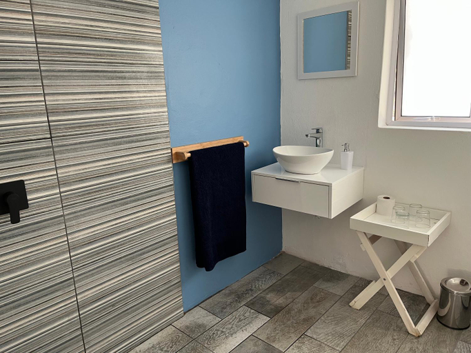 Bathroom 4, Welbedacht Game & Nature Reserve, Cape Winelands