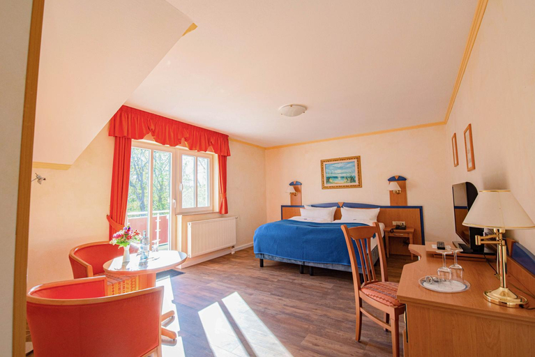 Bedroom 2, Hotel Dunenschloss, Vorpommern-Greifswald