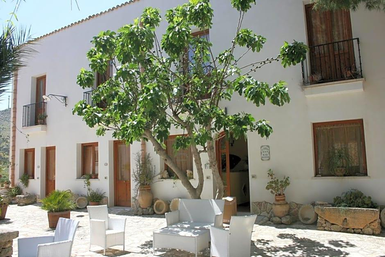 Exterior & Views 2, Il Cortile, Trapani