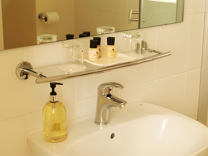 Bathroom 4, Hawk House, Somerset