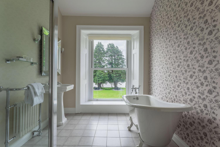 Bathroom 4, Mansion House Llansteffan, Carmarthenshire