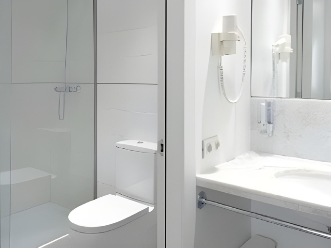 Bathroom 4, Ona Living Barcelona, Barcelona