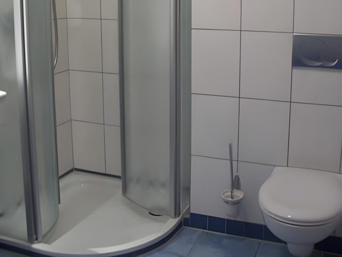 Bathroom 3, Landhotel Larenzen, Passau