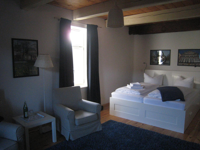 Bedroom 2, To`n Schlagboom, Friesland