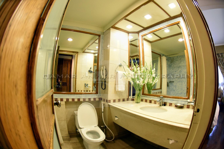 Bathroom 4, Hotel Crown CP Islamabad, Islamabad