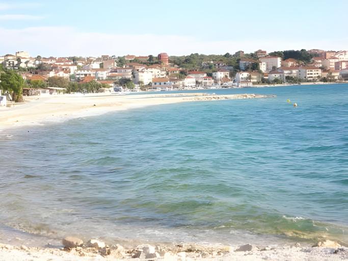 Others 3, Villa Bianca, Okrug