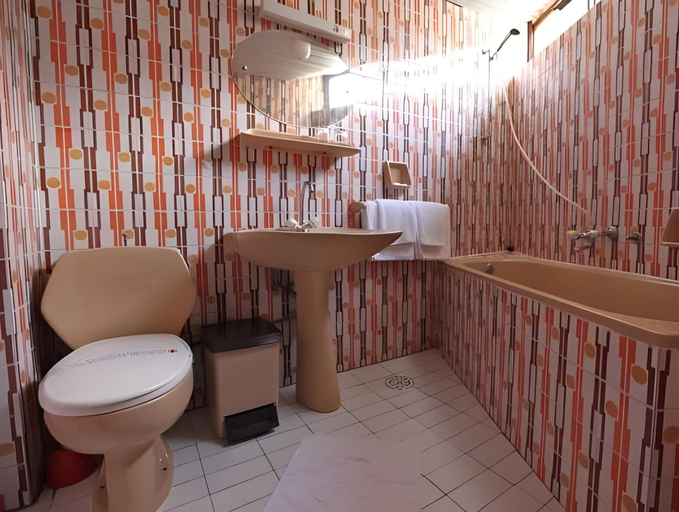 Bathroom 4, Hotel Castellastva