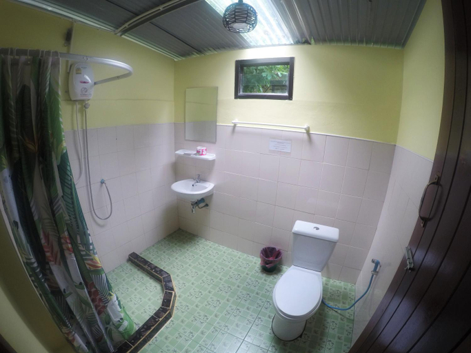 Bathroom 14