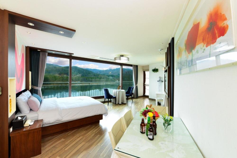 Others 3, Moonlight Blue Pension, Gapyeong