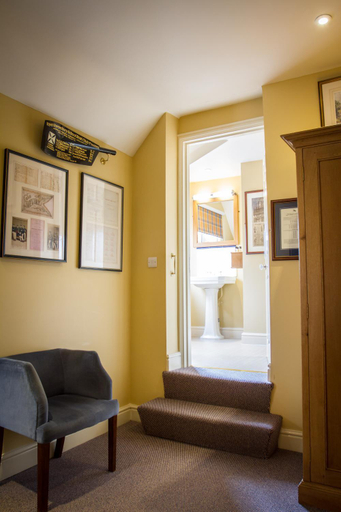 Bathroom 3, Leander Club, Oxfordshire