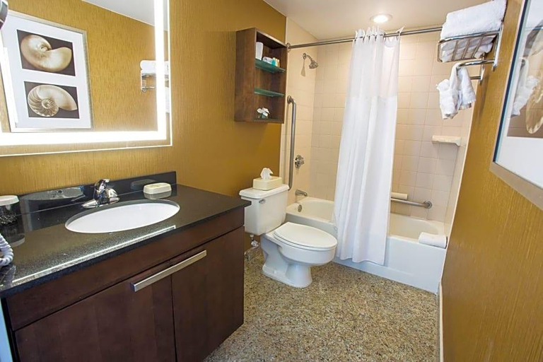 Bathroom, Flagship All Suites A Fantasea Resort, Atlantic