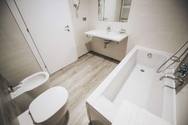 Bathroom 2