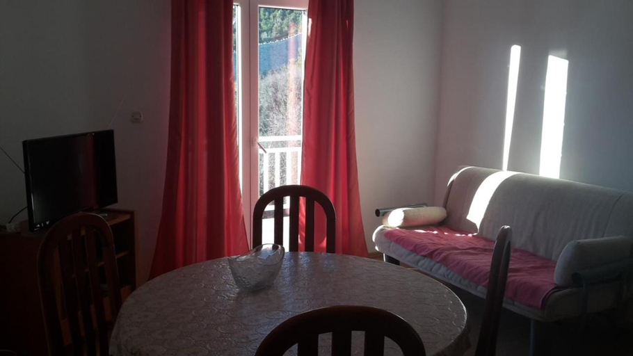 Facilities 4, Apartments Vlasic, Ston