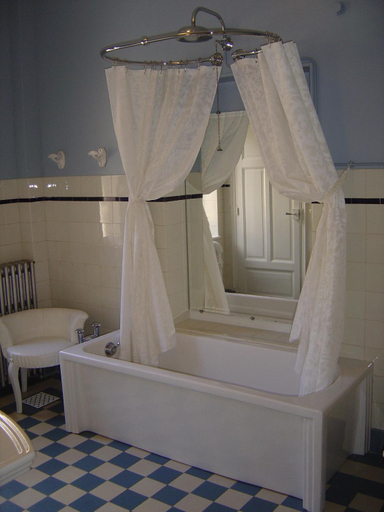 Bathroom 2, Le Terrondou, Cantal