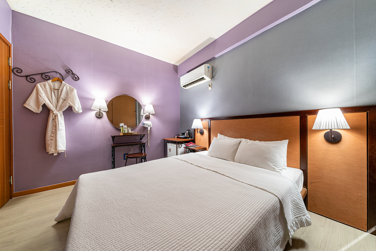 Bedroom 2, Oryu Bon Motel, Guro