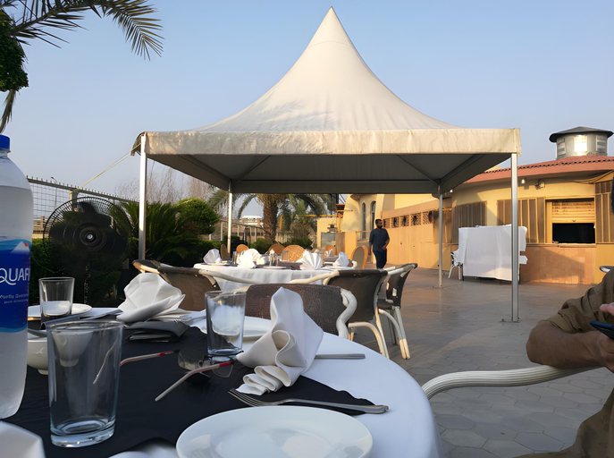 Food & Drinks 4, Akbars Kinara, Gujranwala