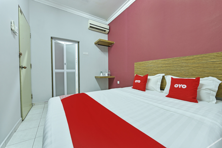 Bedroom 2, Hotel O Ezzyhome Johor Jaya, Johor Bahru