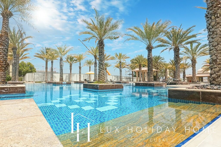 Sport & Beauty 4, LUX The Grandeur Palm Garden View Suite, Dubai